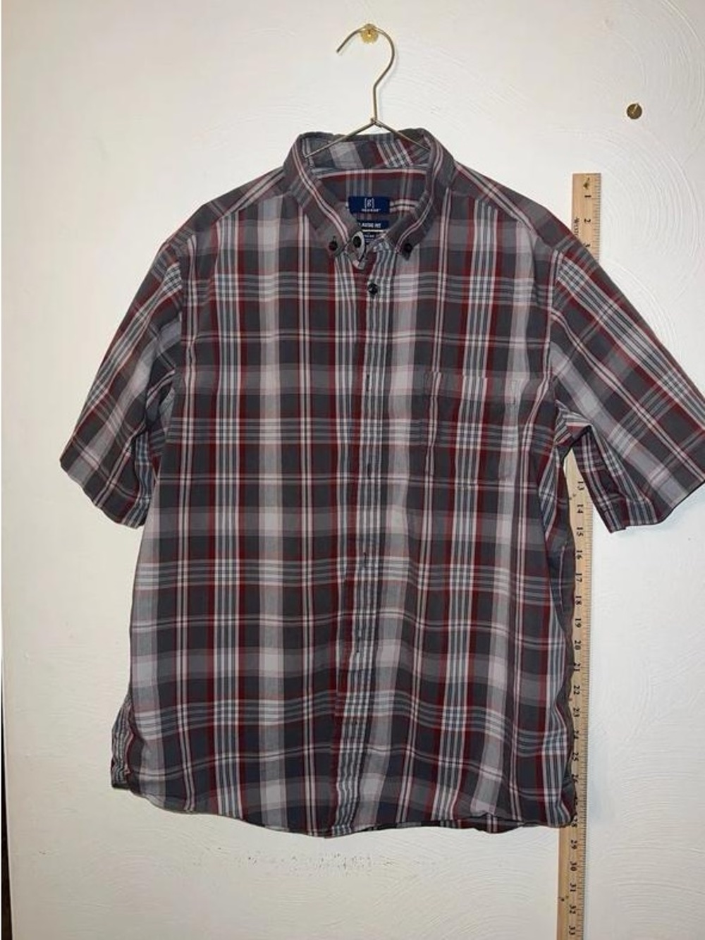 Izod Men's Short-Sleeve Plaid Button-Down Shirt - Gray and Red